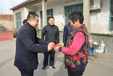 2018年2月10日，，，，，，，公司总经理李安东走访房家村难题人民。。。。。